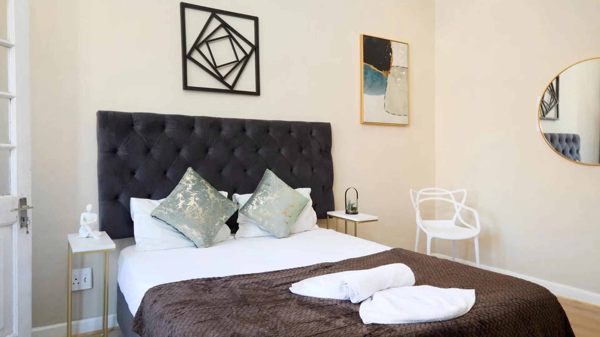 City Club Circle Cape Town Hotel